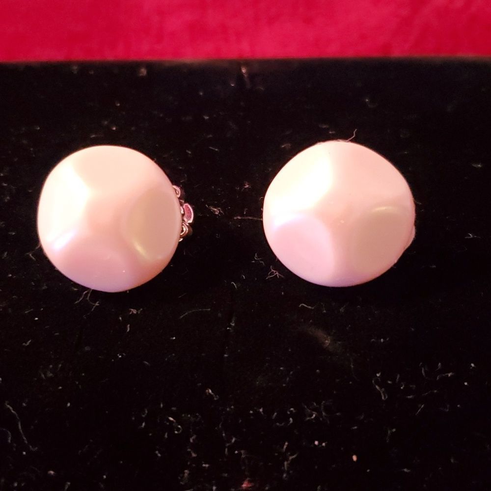 Vintage 00's Carolee Silver Tone Baroque Cross Imprinted Pearl Clip-On Earrings‎